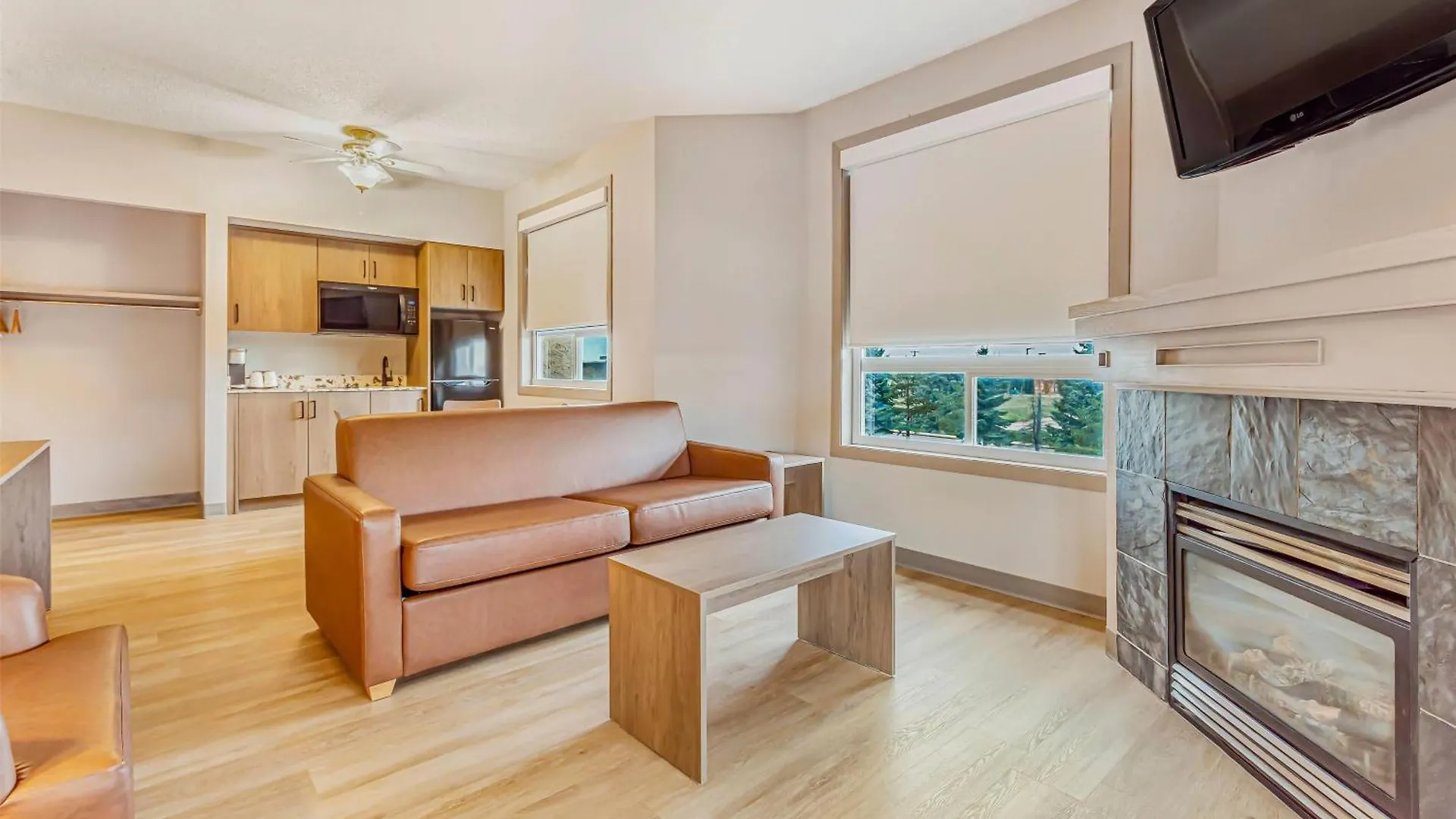 *** Hotel Days Inn & Suites By Wyndham West Edmonton Canada
